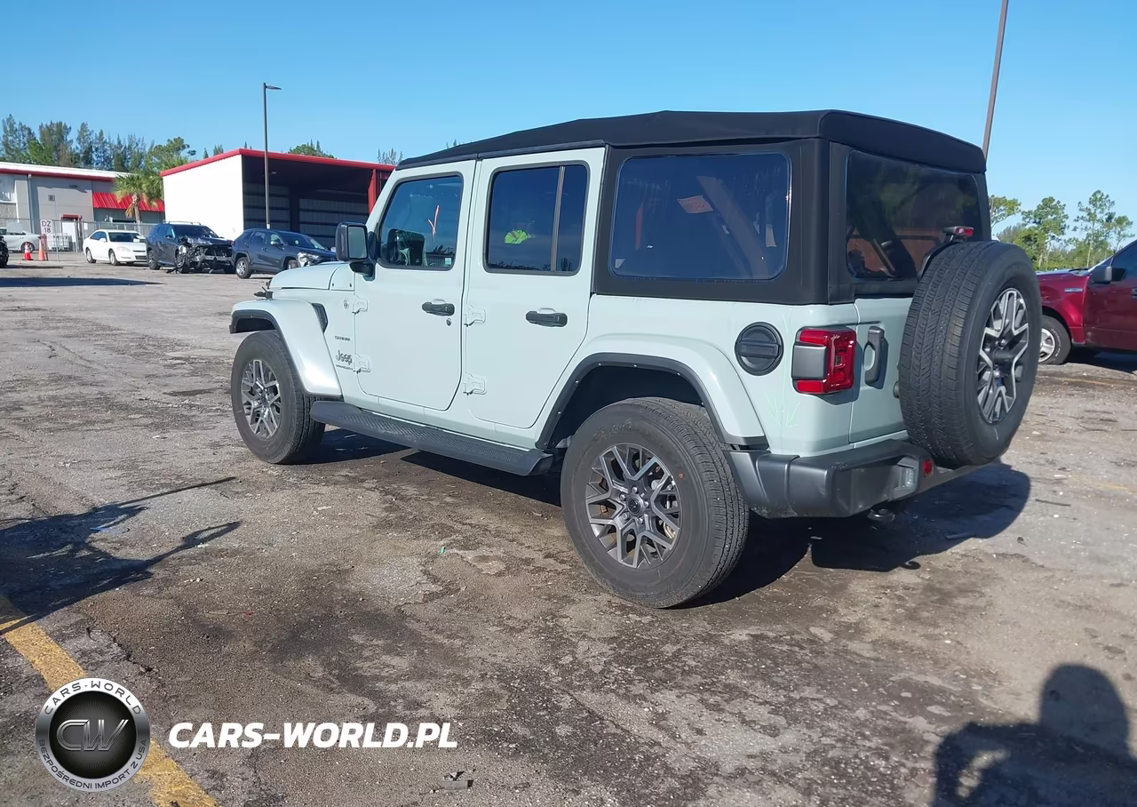 2024 Jeep Wrangler 4-Door Sahara 4X4 VIN:1C4PJXEG7RW287972 - 3