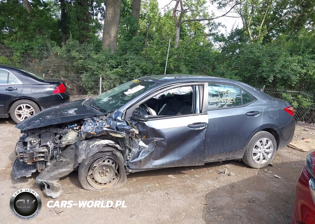 2019 Toyota Corolla Le VIN:2T1BURHE7KC175257 - 13
