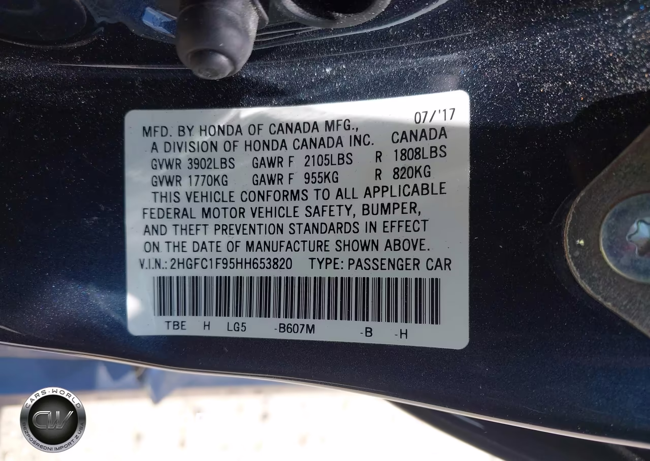 2017 Honda Civic Touring VIN:2HGFC1F95HH653820 - 9