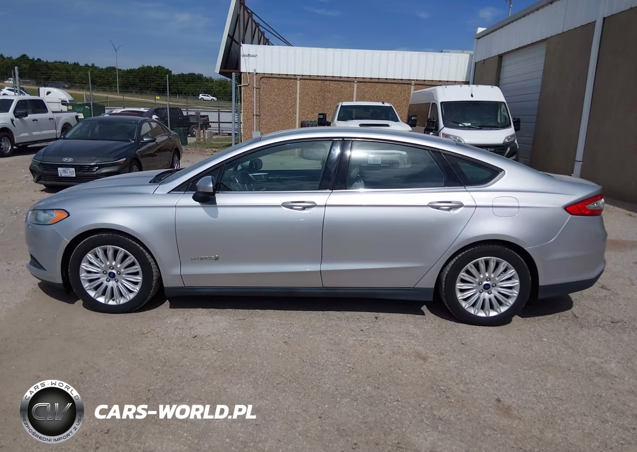 2015 Ford Fusion Hybrid S VIN:3FA6P0UU8FR132621 - 17