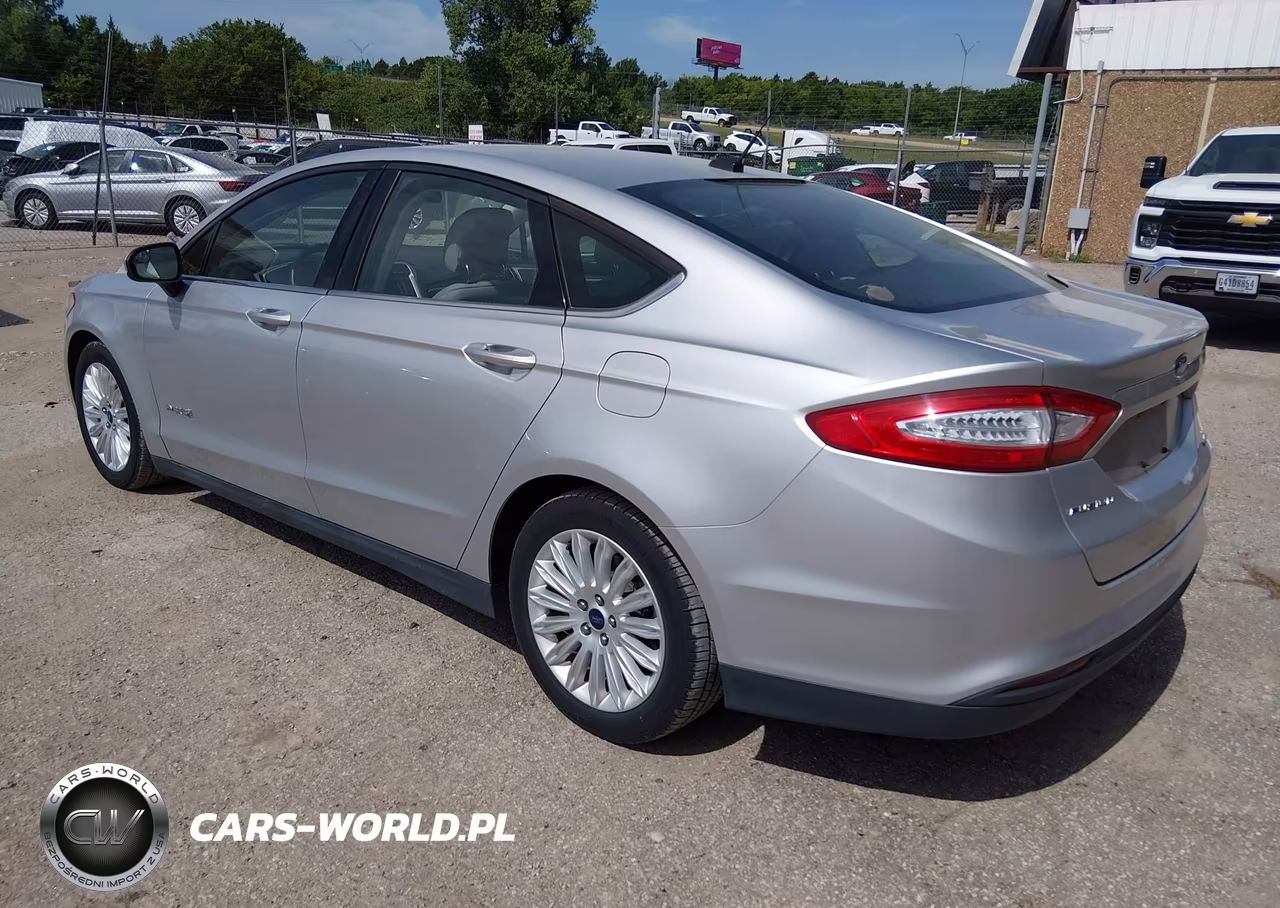 2015 Ford Fusion Hybrid S VIN:3FA6P0UU8FR132621 - 3