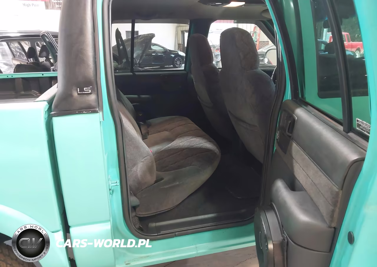 2001 Chevrolet S-10 Ls VIN:1GCDT13W01K238001 - 8
