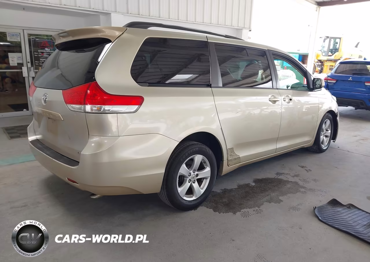 2013 Toyota Sienna Le V6 8 Passenger VIN:5TDKK3DC7DS356747 - 4