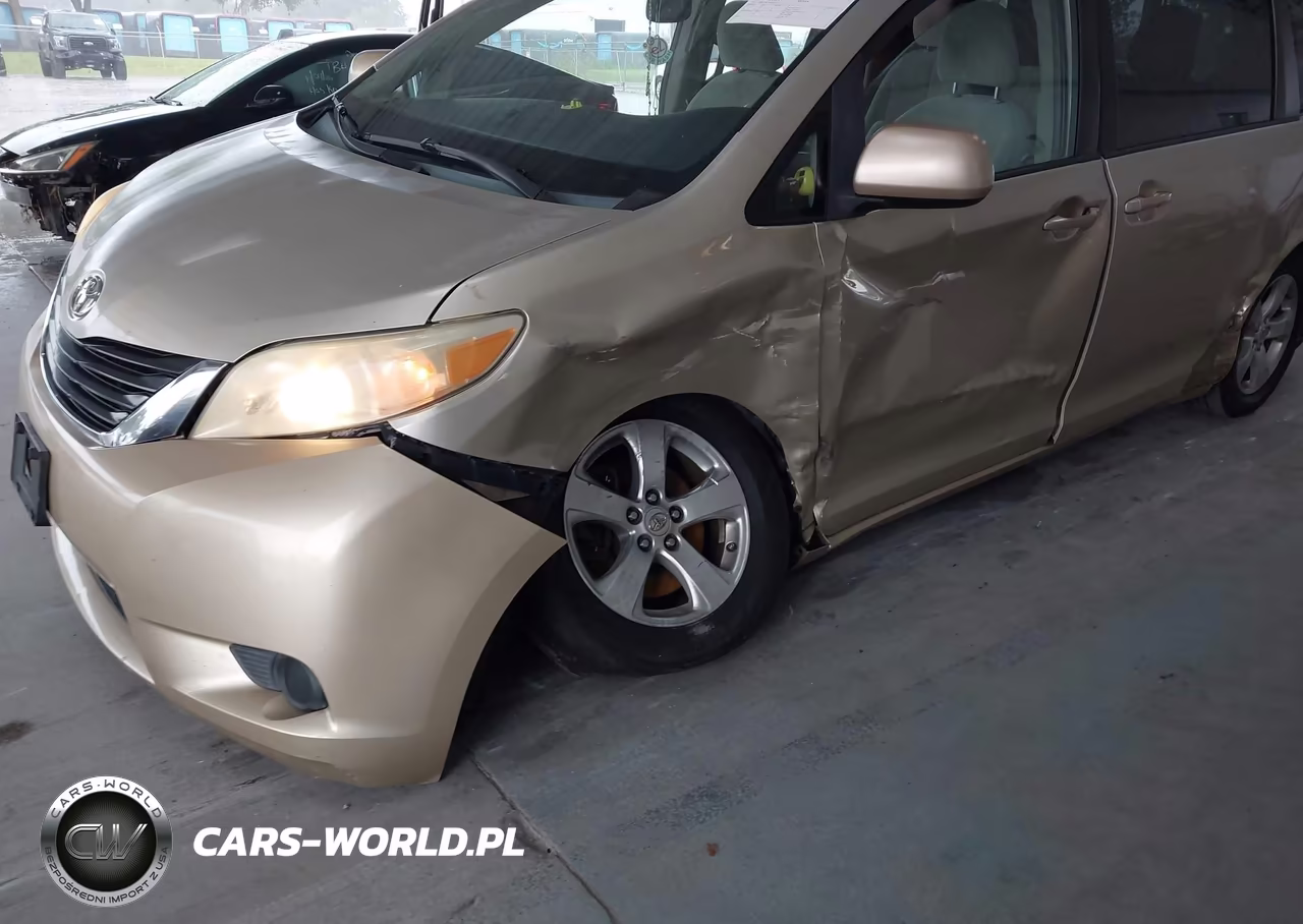 2013 Toyota Sienna Le V6 8 Passenger VIN:5TDKK3DC7DS356747 - 6