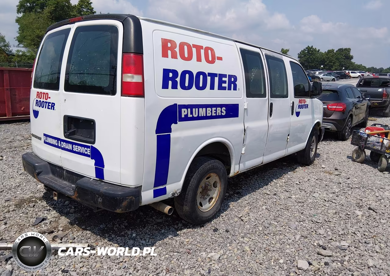 2015 Chevrolet Express 2500 Work Van VIN:1GCWGFCF0F1199272 - 4