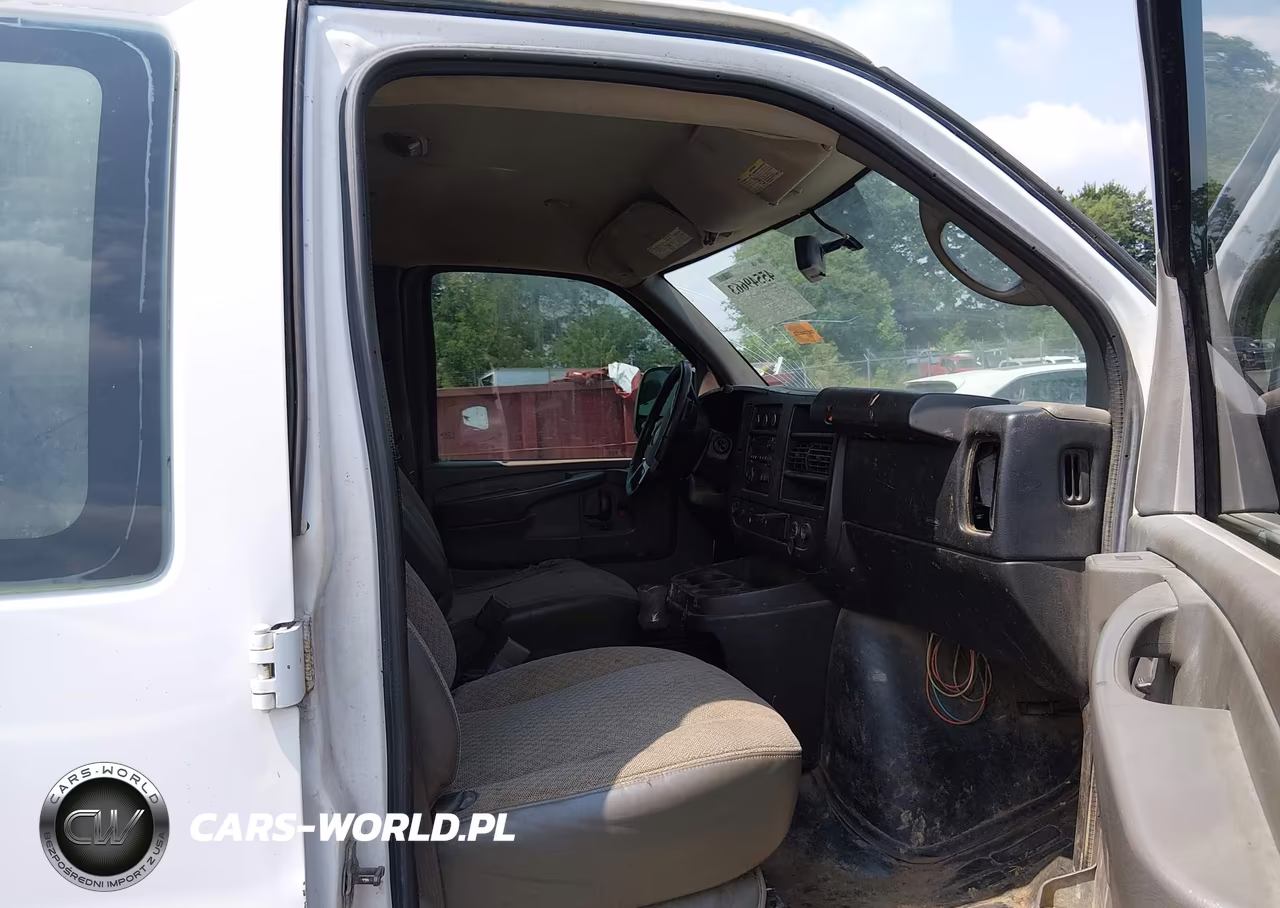 2015 Chevrolet Express 2500 Work Van VIN:1GCWGFCF0F1199272 - 5