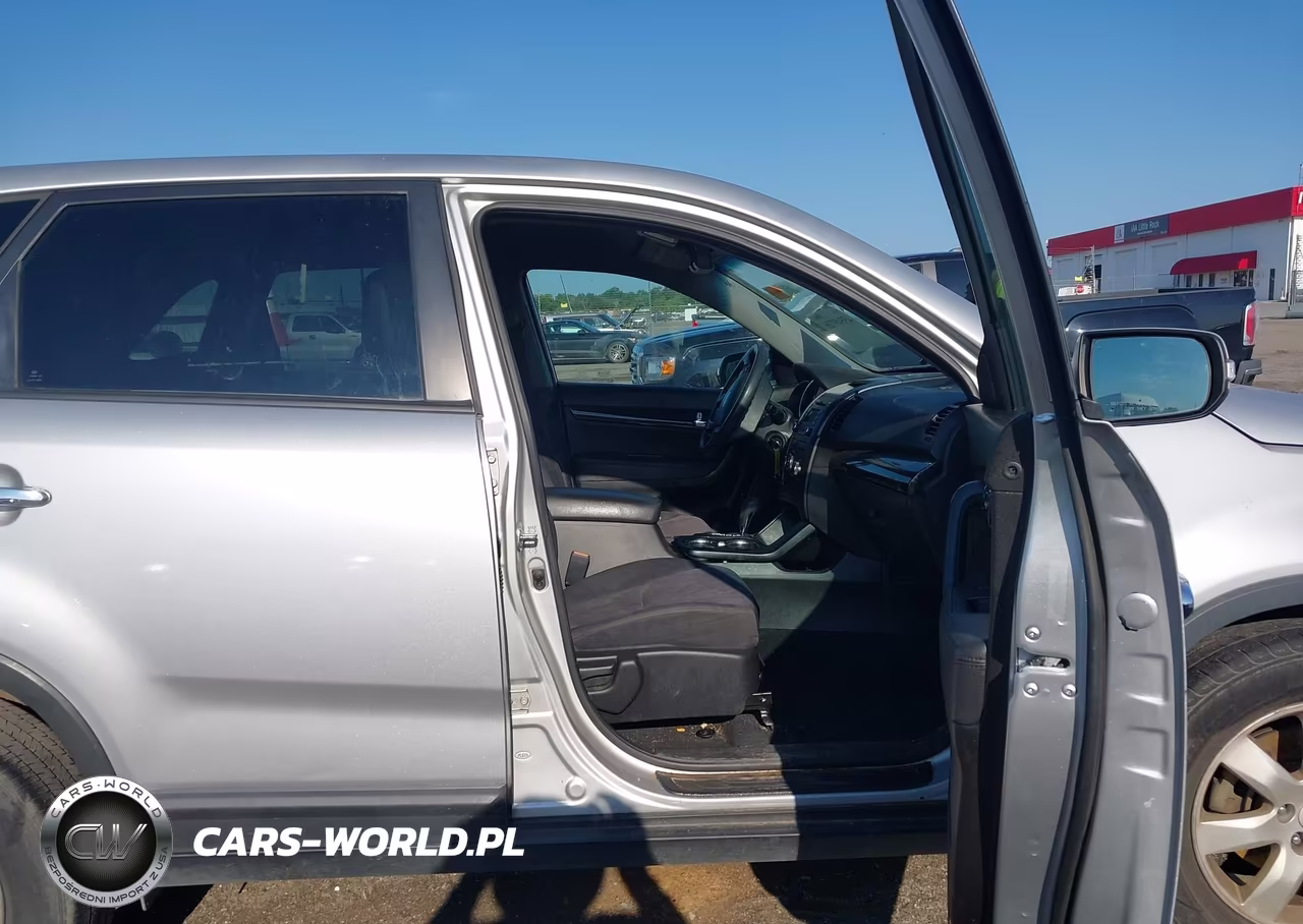 2011 Kia Sorento Lx VIN:5XYKT3A17BG074442 - 5