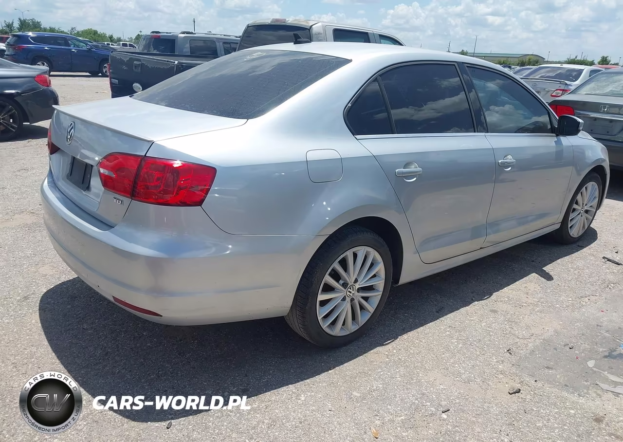 2014 Volkswagen Jetta Gli Edition 30 W-Nav VIN:3VWLL7AJ4EM362306 - 4