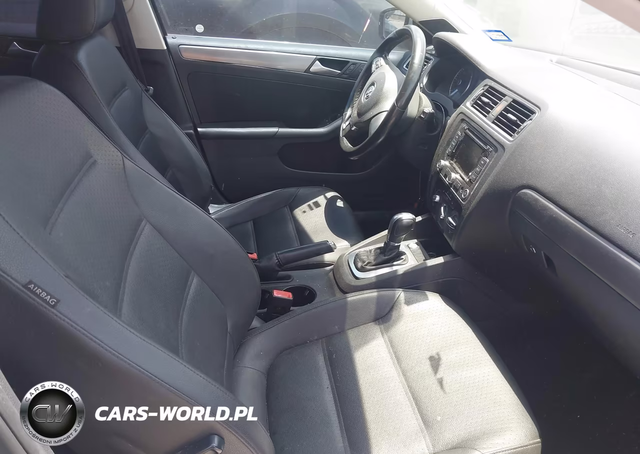 2014 Volkswagen Jetta Gli Edition 30 W-Nav VIN:3VWLL7AJ4EM362306 - 5