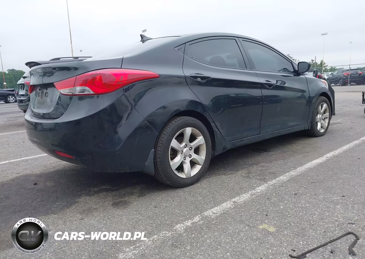 2013 Hyundai Elantra Gls VIN:5NPDH4AE5DH331497 - 4