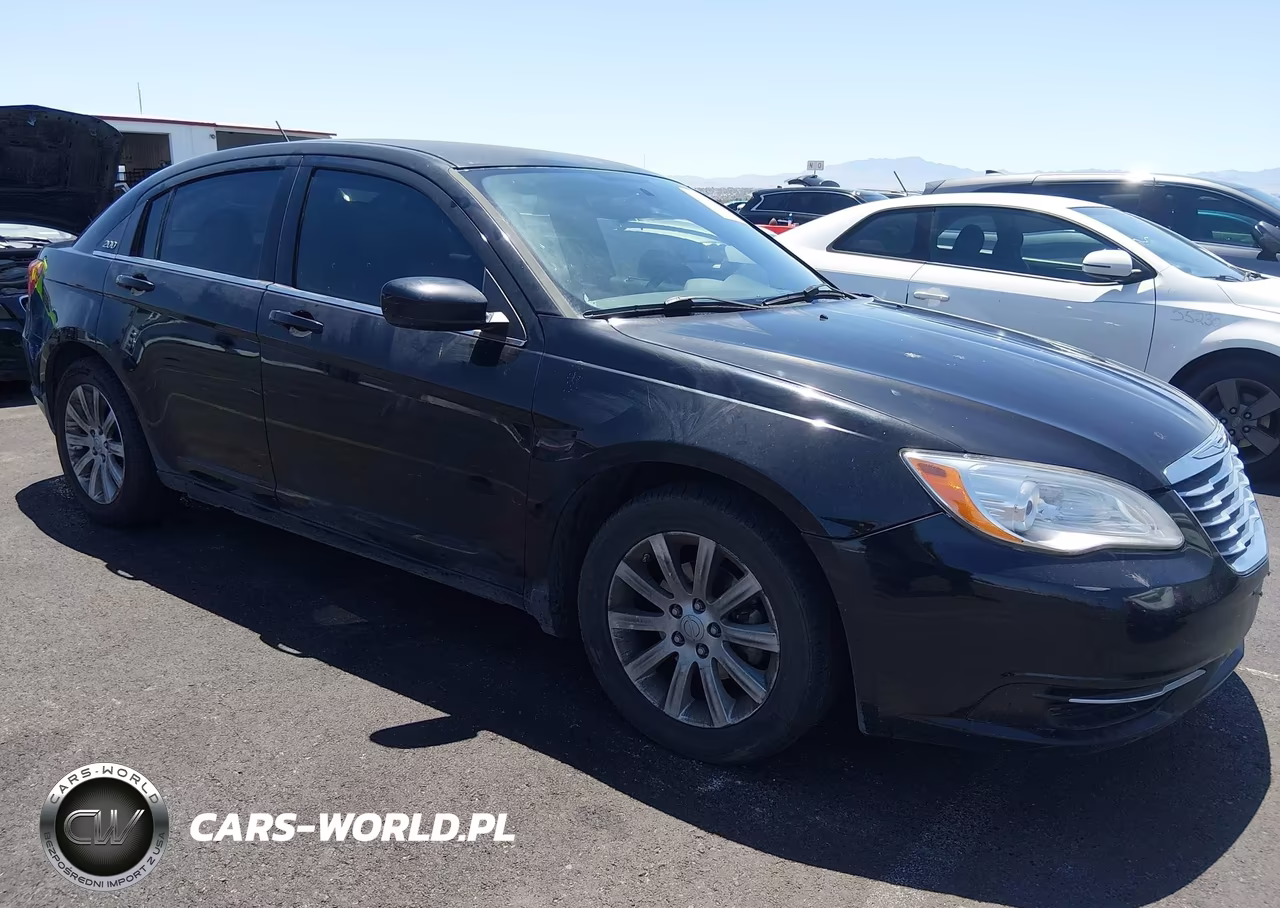 2014 Chrysler 200 Touring – zdjęcie 1 z 11
