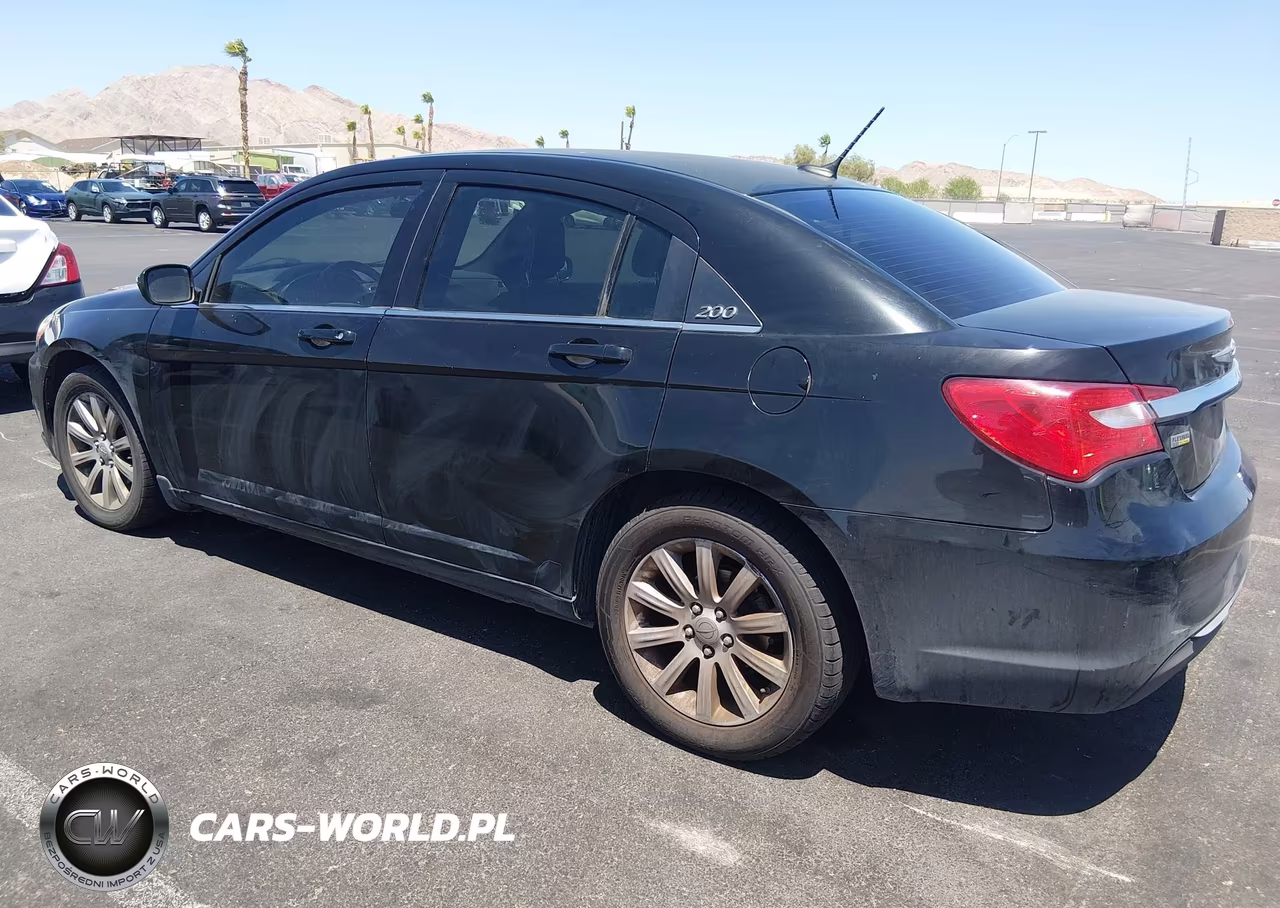 2014 Chrysler 200 Touring VIN:1C3CCBBG5EN113953 - 3
