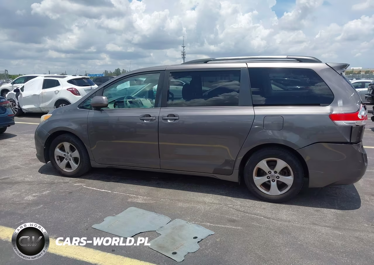 2014 Toyota Sienna Le V6 8 Passenger VIN:5TDKK3DC6ES431049 - 14