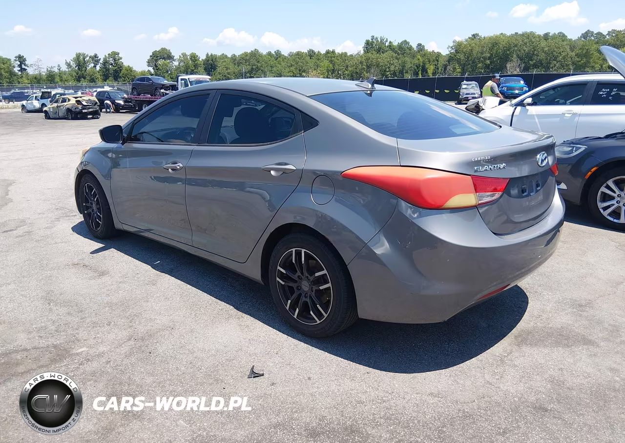 2013 Hyundai Elantra Gls VIN:5NPDH4AE3DH415107 - 3