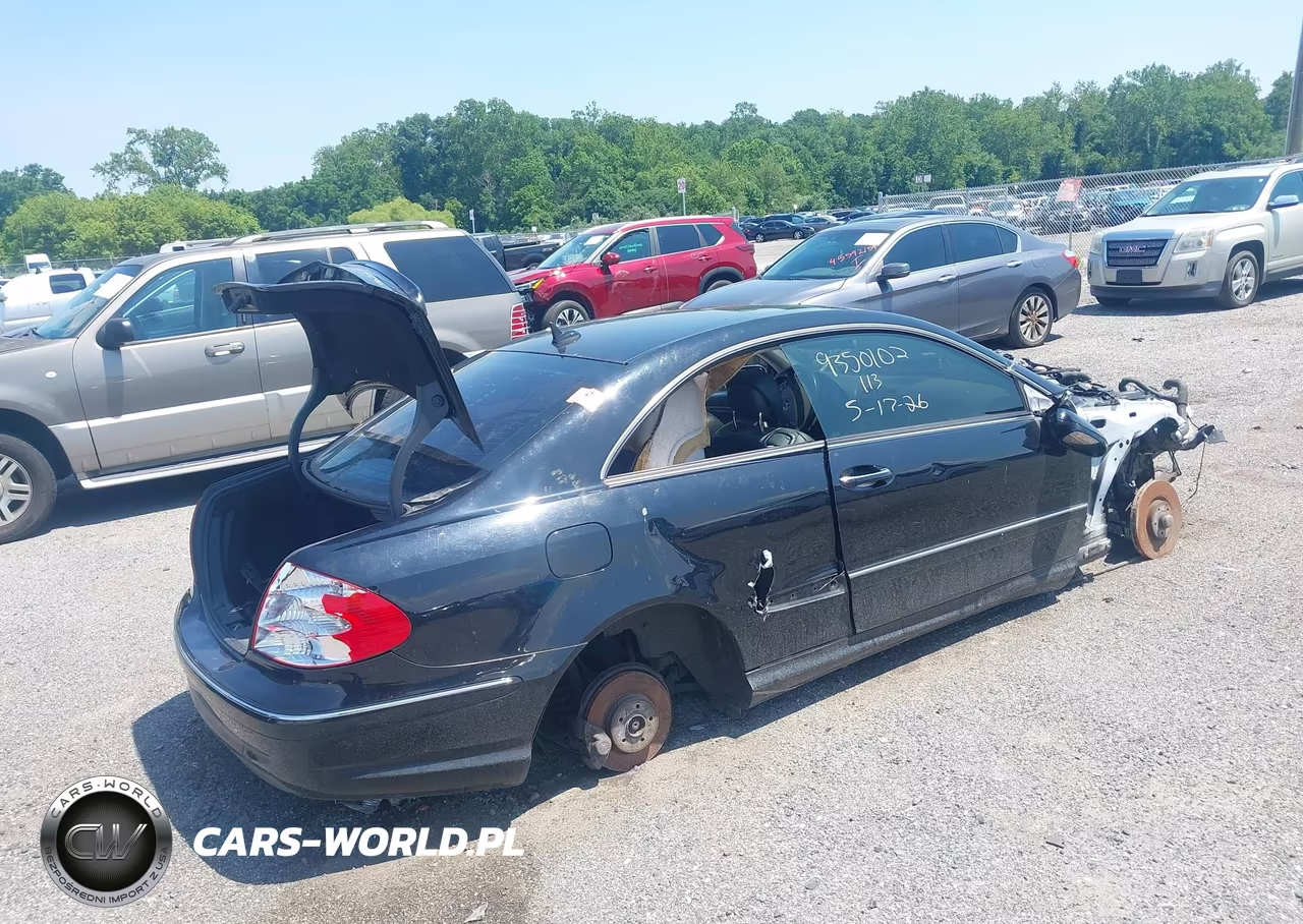 2007 Mercedes-Benz Clk 550 VIN:WDBTJ72H47F214291 - 4
