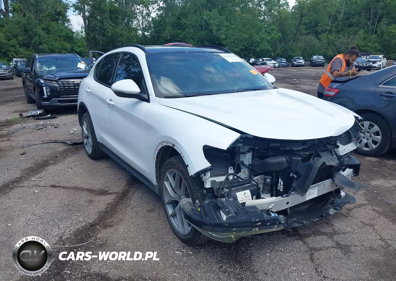 2018 Alfa Romeo Stelvio Sport Awd