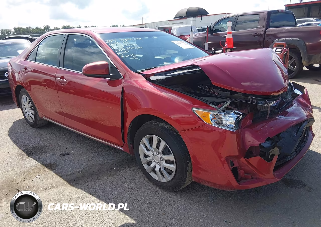 2014 Toyota Camry Le – zdjęcie 1 z 16
