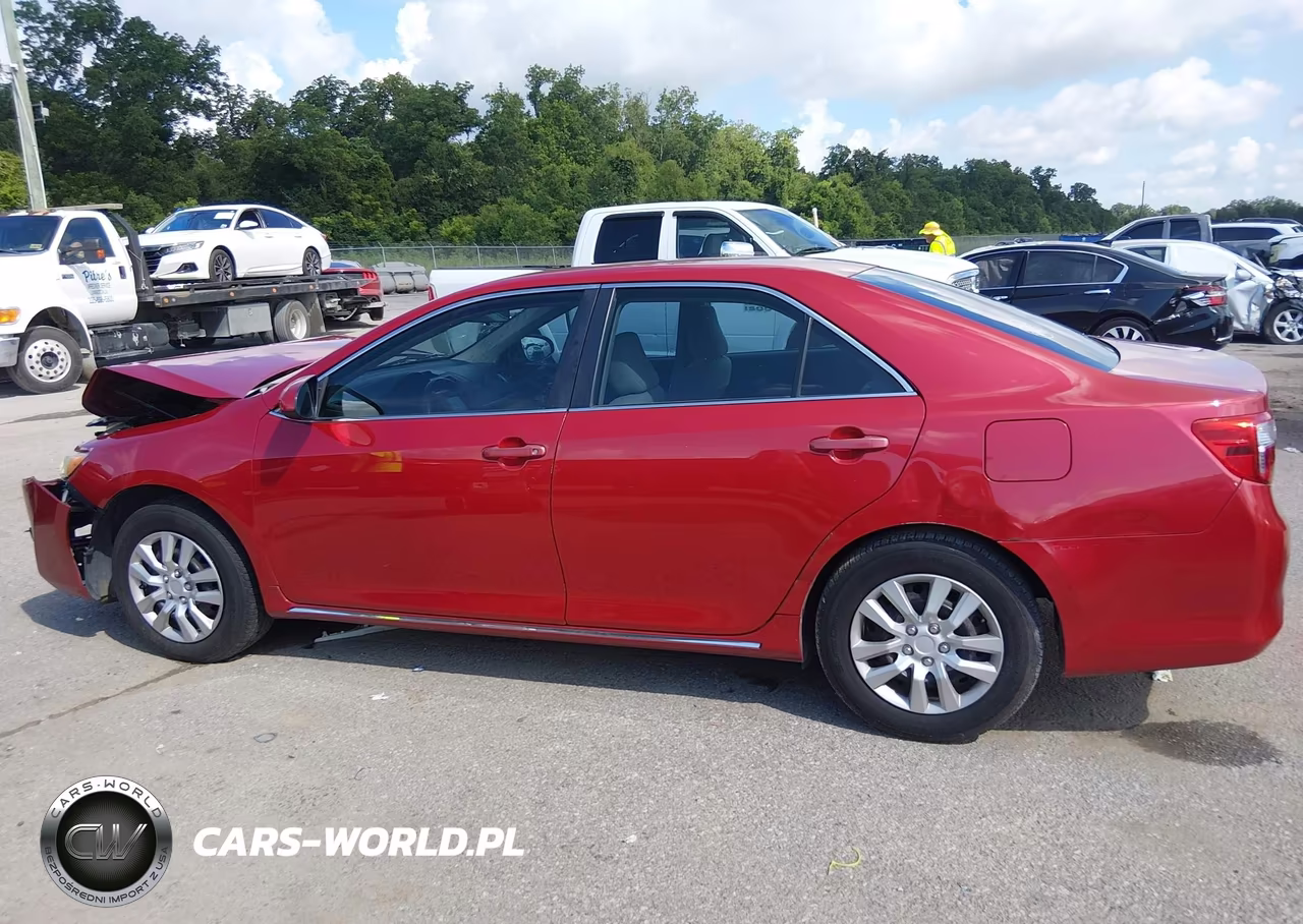 2014 Toyota Camry Le VIN:4T4BF1FKXER353580 - 14