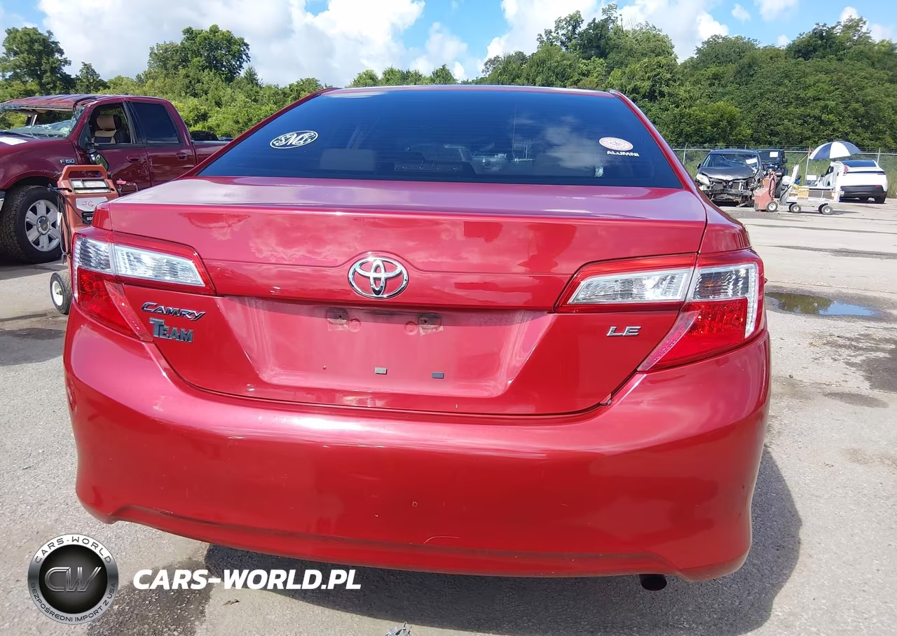 2014 Toyota Camry Le VIN:4T4BF1FKXER353580 - 16