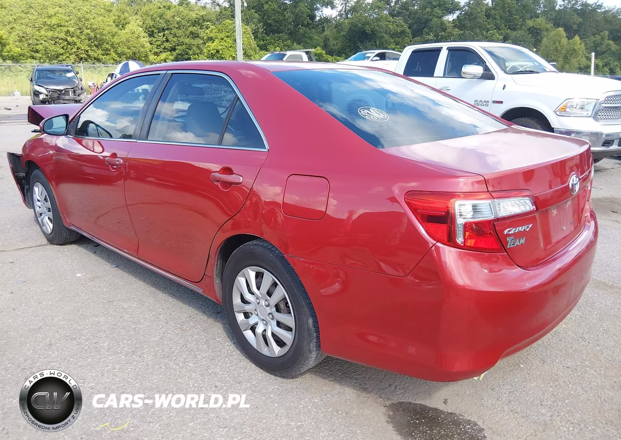 2014 Toyota Camry Le VIN:4T4BF1FKXER353580 - 3