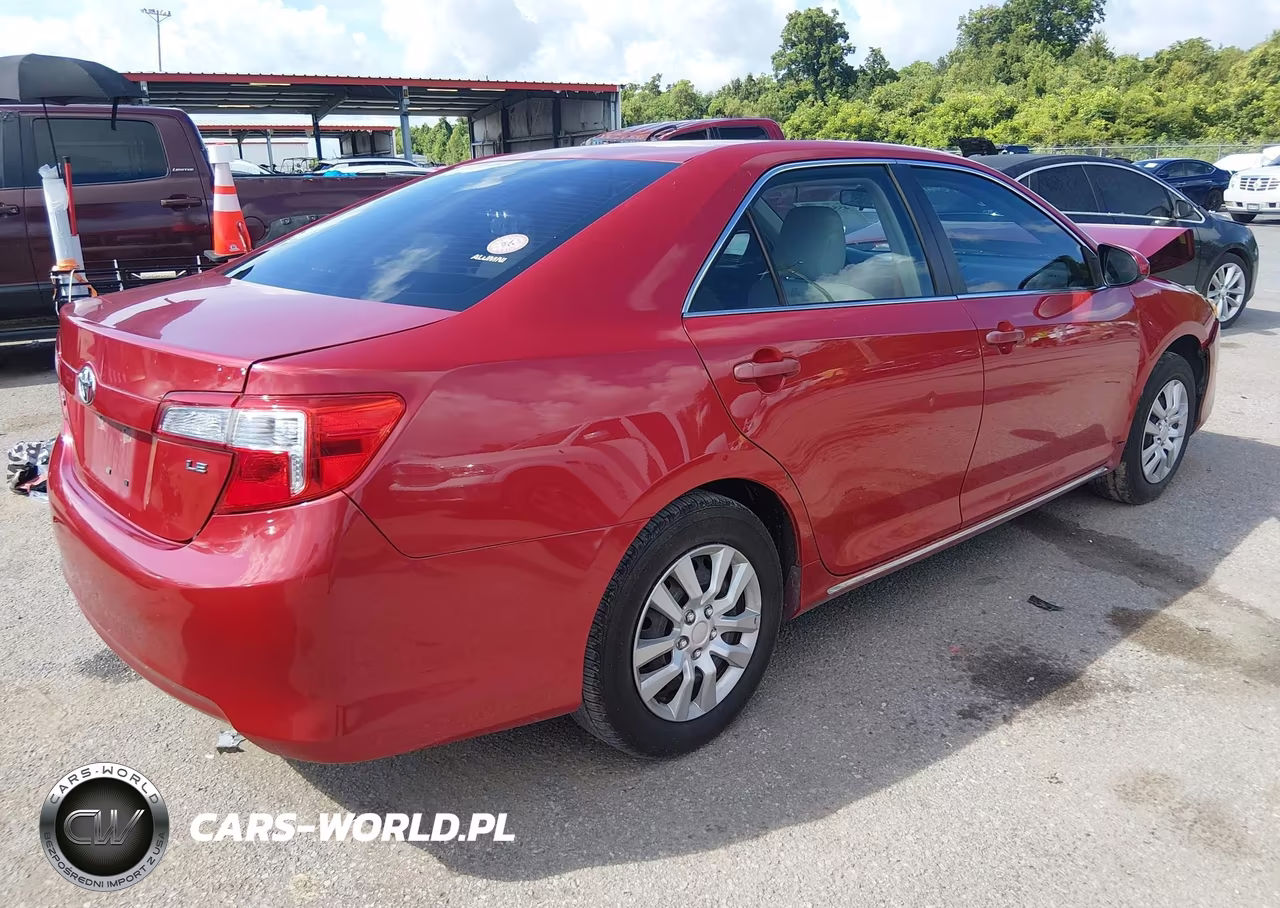 2014 Toyota Camry Le VIN:4T4BF1FKXER353580 - 4