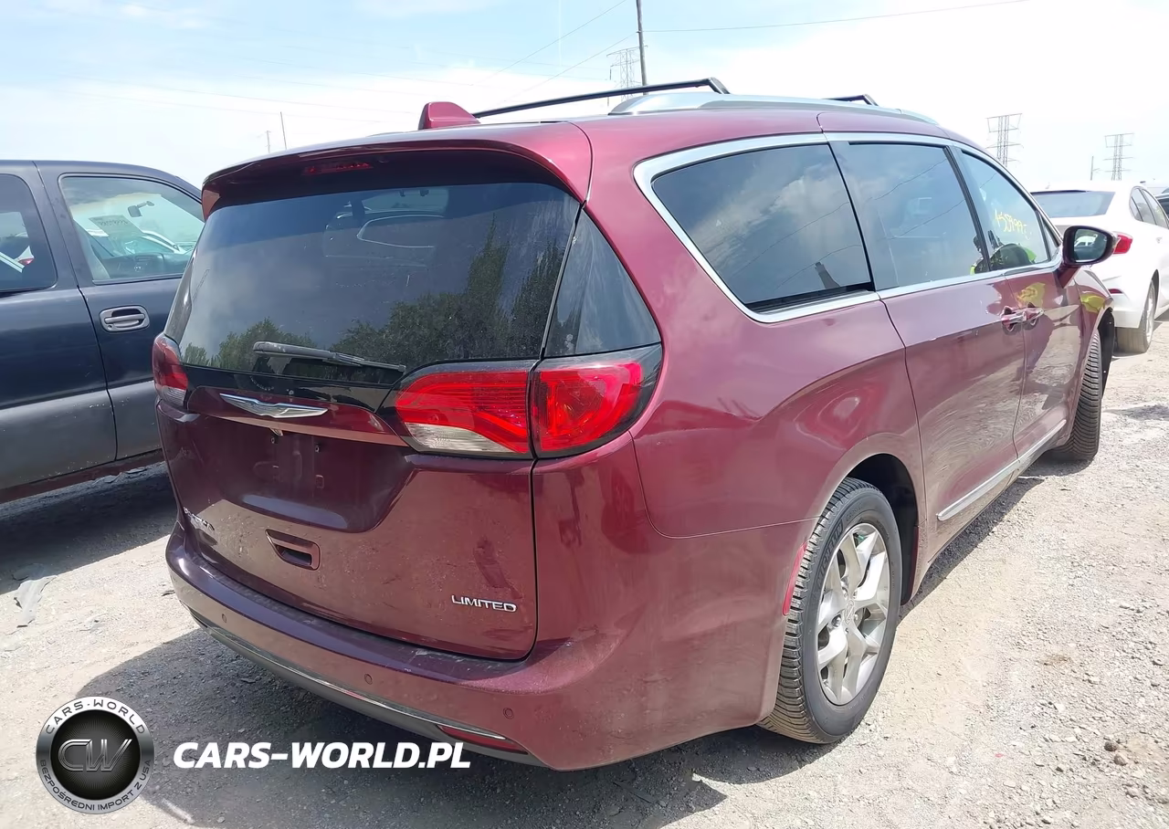 2017 Chrysler Pacifica Limited VIN:2C4RC1GG2HR588766 - 4