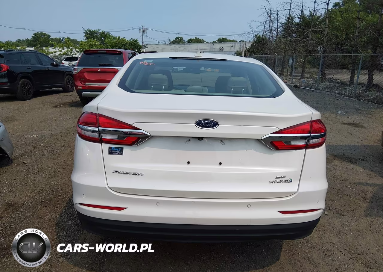 2019 Ford Fusion Hybrid Se VIN:3FA6P0LU2KR192096 - 16