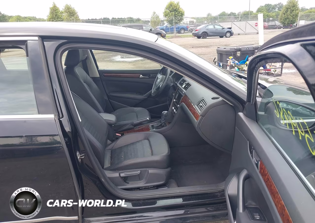 2012 Volkswagen Passat 2.5L Sel VIN:1VWCH7A3XCC026399 - 5