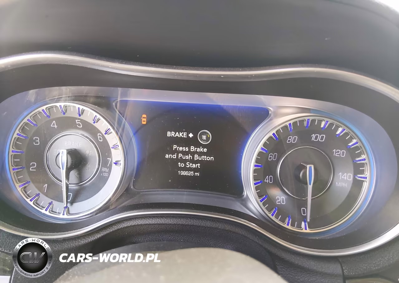 2017 Chrysler 300C VIN:2C3CCAEG0HH551945 - 7