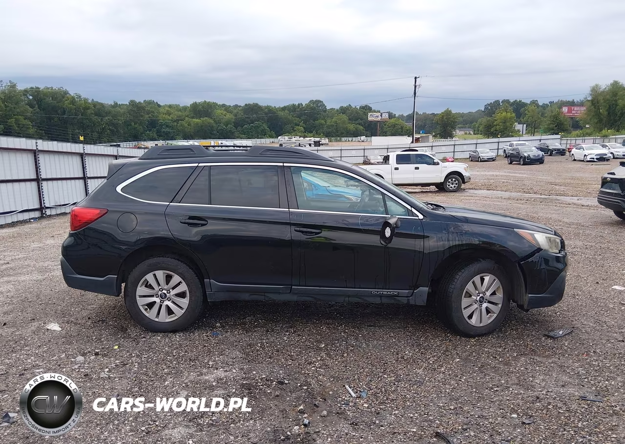 2018 Subaru Outback 2.5I Premium VIN:4S4BSACCXJ3354926 - 13
