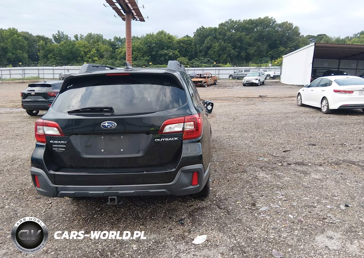 2018 Subaru Outback 2.5I Premium VIN:4S4BSACCXJ3354926 - 16