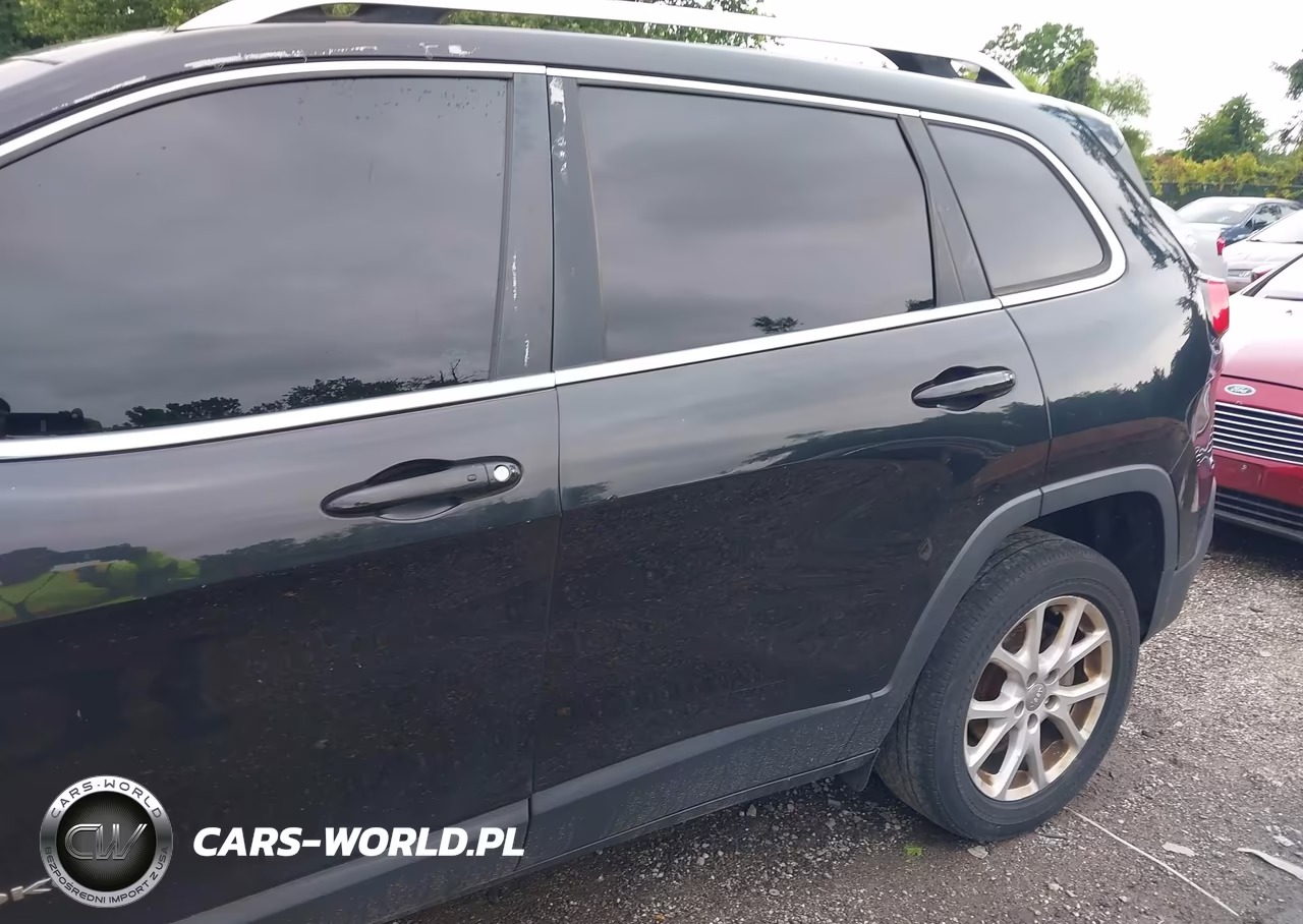 2015 Jeep Cherokee Latitude VIN:1C4PJLCBXFW730515 - 13