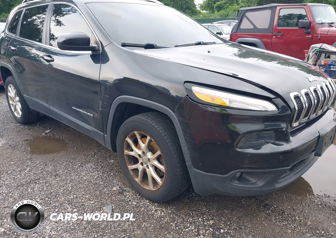 2015 Jeep Cherokee Latitude VIN:1C4PJLCBXFW730515 - 15