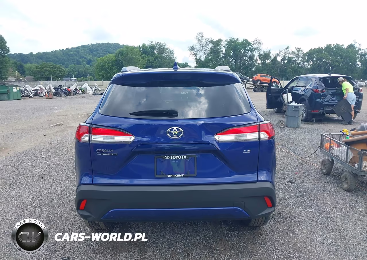 2022 Toyota Corolla Cross Le VIN:7MUCAAAG9NV018034 - 16