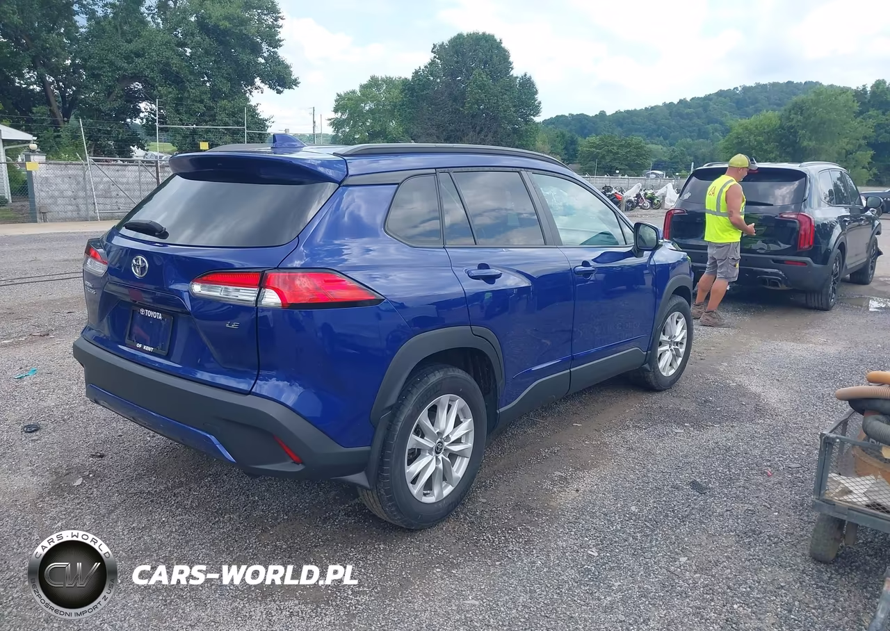 2022 Toyota Corolla Cross Le VIN:7MUCAAAG9NV018034 - 4