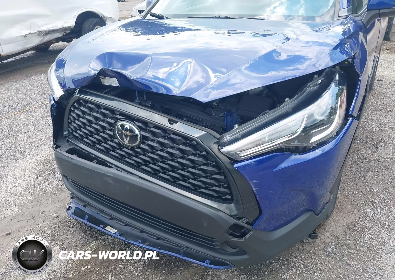 2022 Toyota Corolla Cross Le VIN:7MUCAAAG9NV018034 - 6