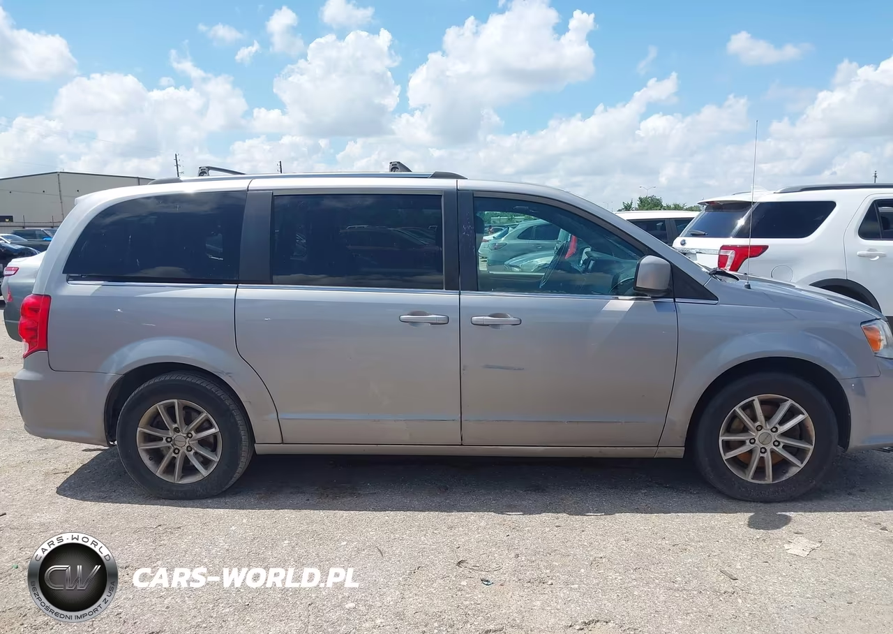 2018 Dodge Grand Caravan Sxt VIN:2C4RDGCG1JR283643 - 13