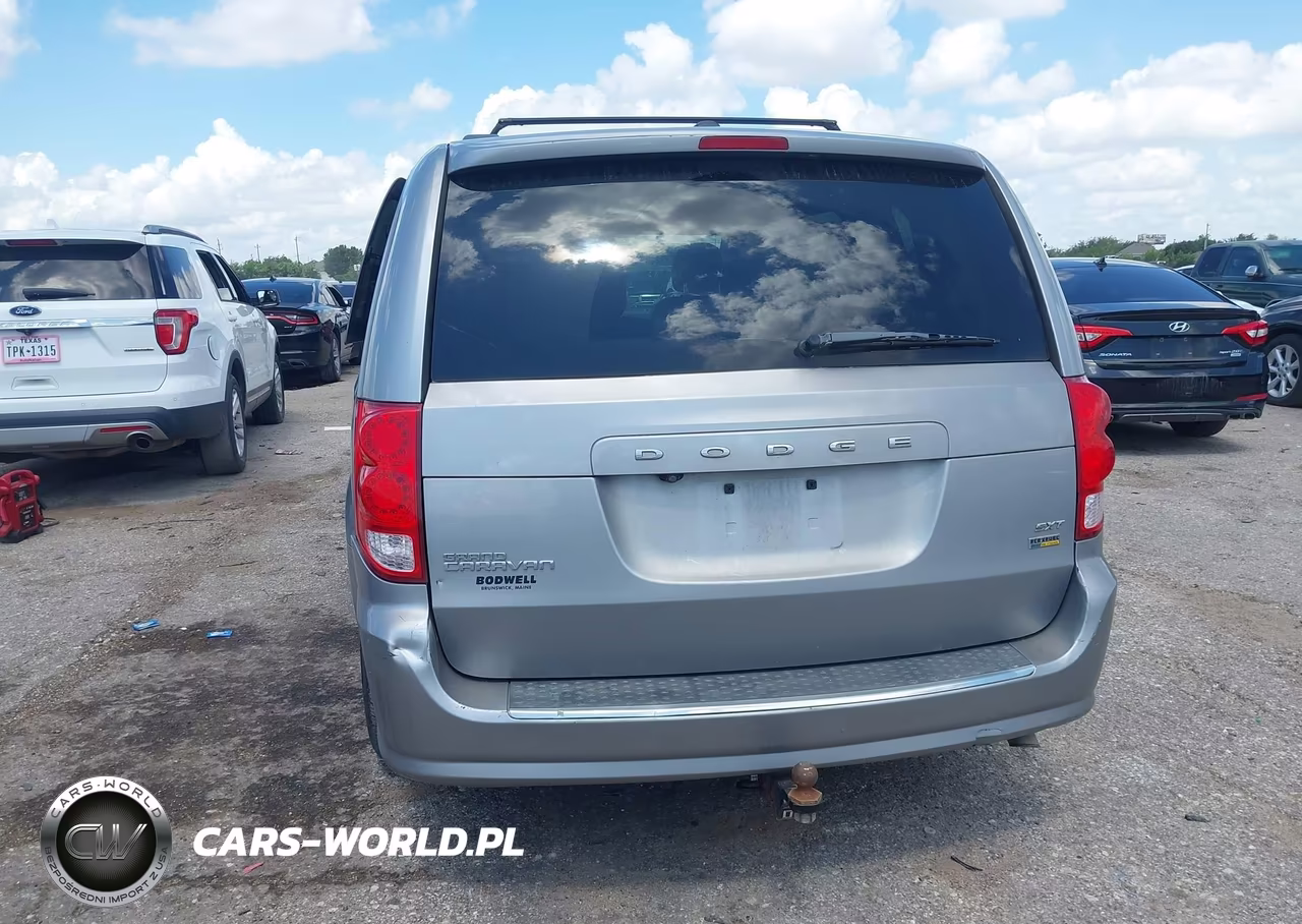 2018 Dodge Grand Caravan Sxt VIN:2C4RDGCG1JR283643 - 16