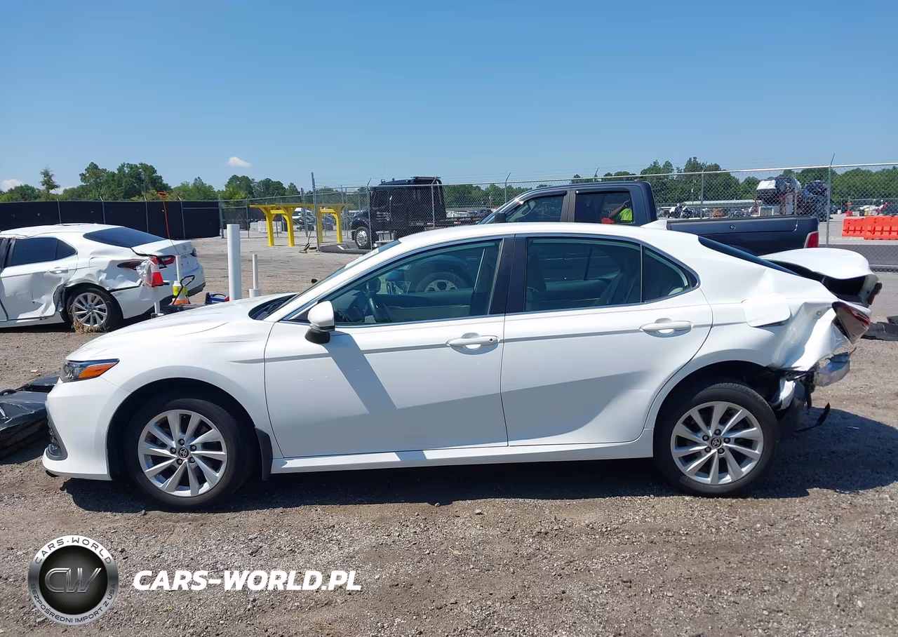2022 Toyota Camry Le VIN:4T1C11AKXNU673907 - 14