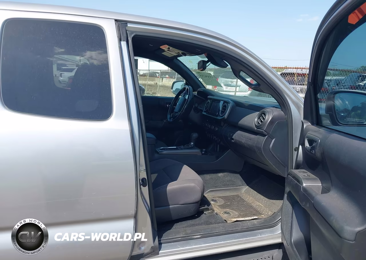TOYOTA TACOMA VIN:5TFSZ5AN4KX211704 - 5