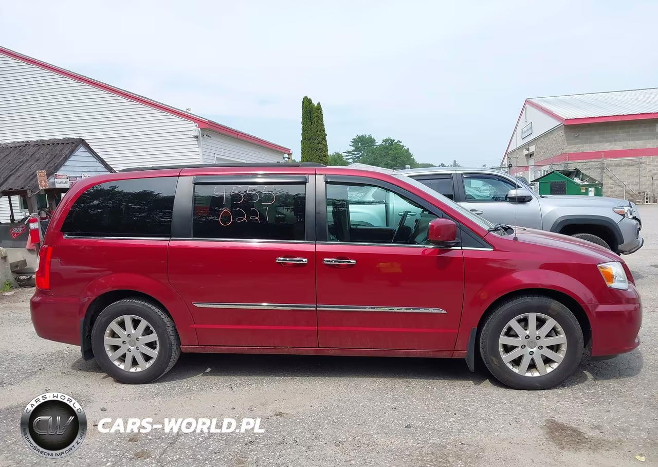 2015 Chrysler Town & Country Touring VIN:2C4RC1BG6FR571795 - 14
