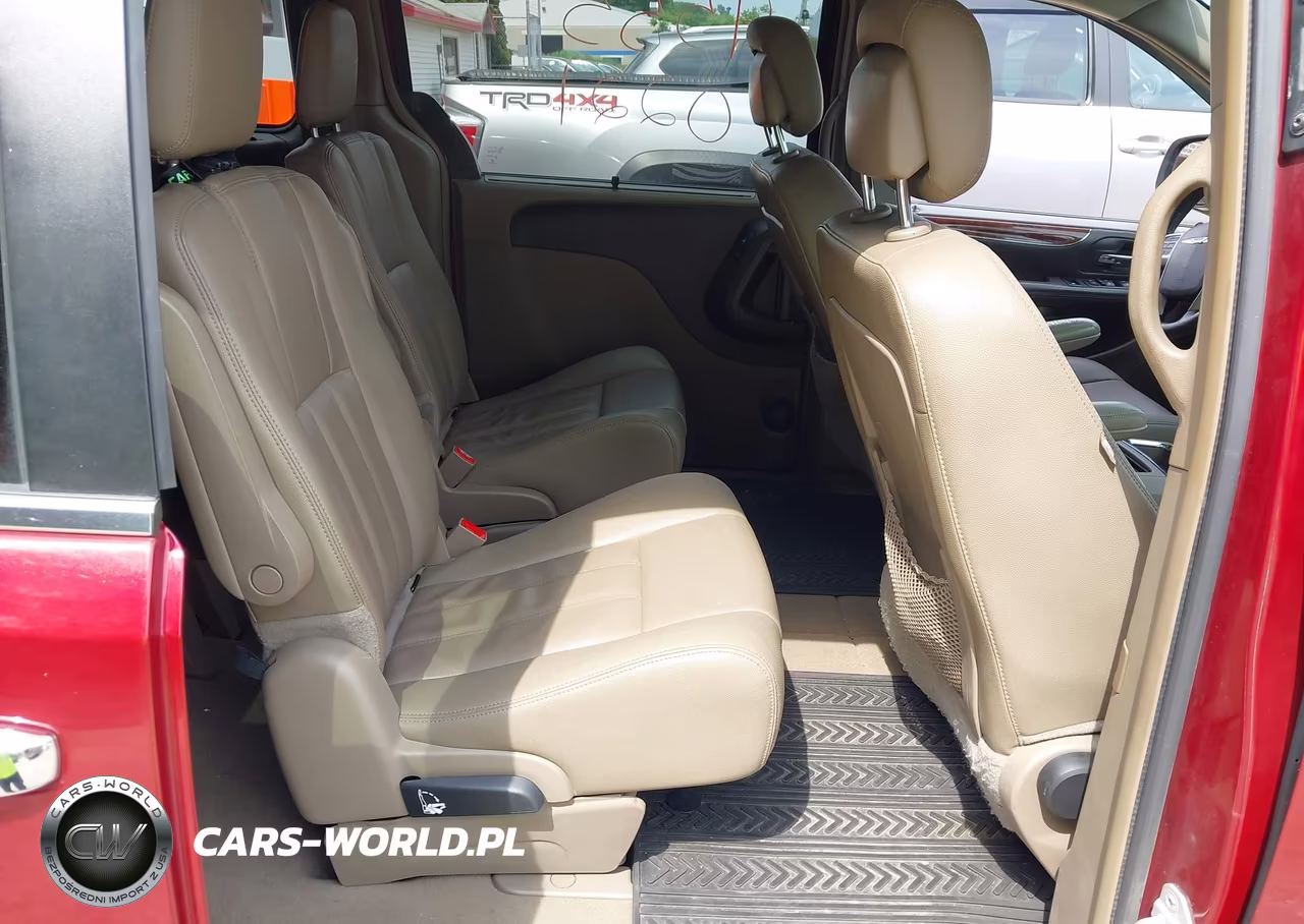 2015 Chrysler Town & Country Touring VIN:2C4RC1BG6FR571795 - 8