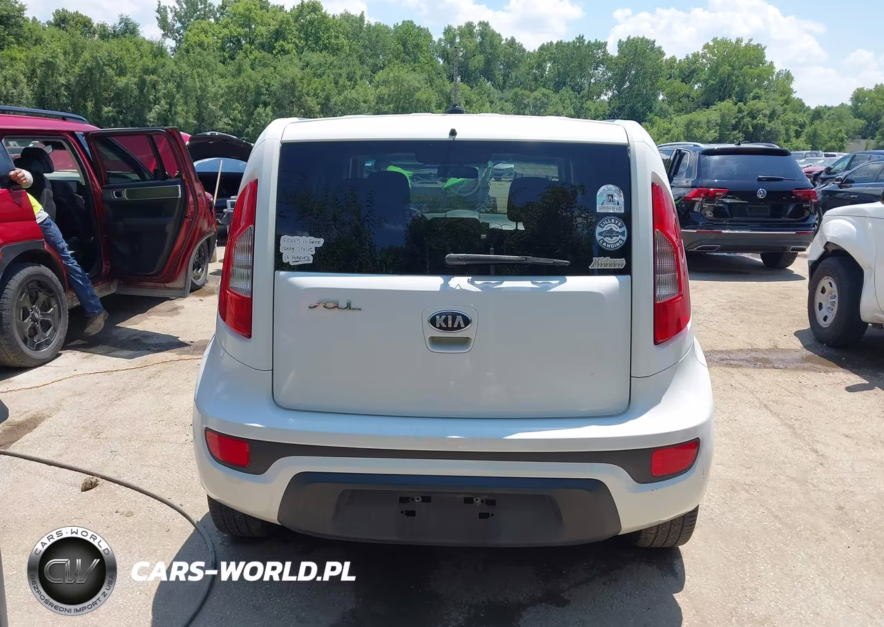 2013 Kia Soul + VIN:KNDJT2A61D7484803 - 16