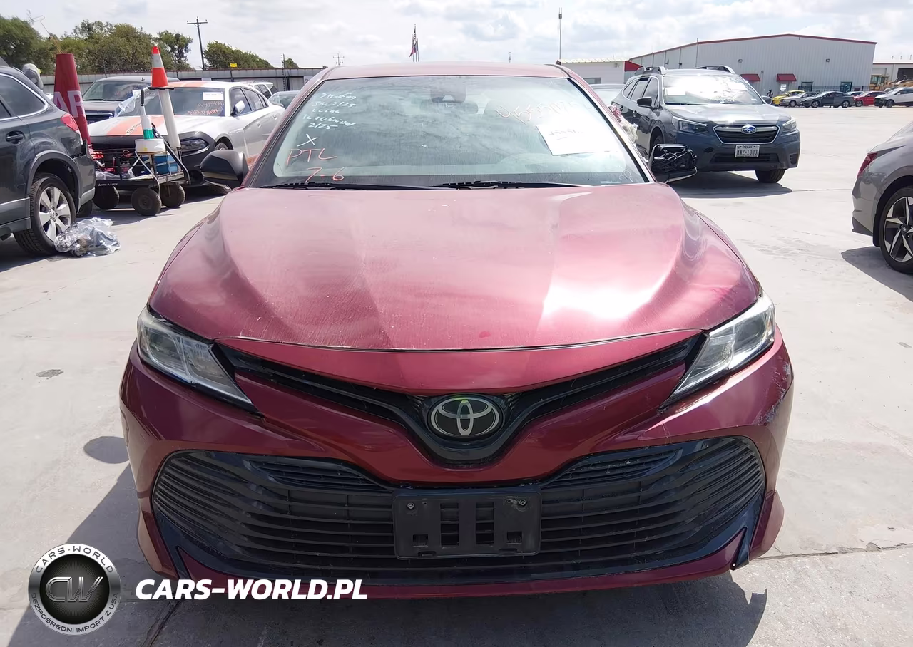 2020 Toyota Camry Le VIN:4T1C11AK9LU392663 - 12