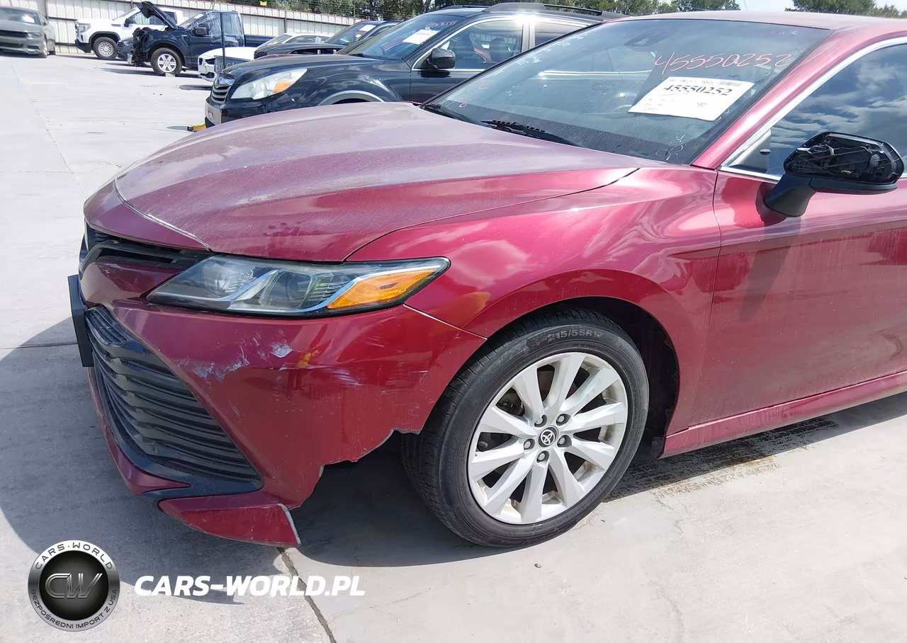2020 Toyota Camry Le VIN:4T1C11AK9LU392663 - 21