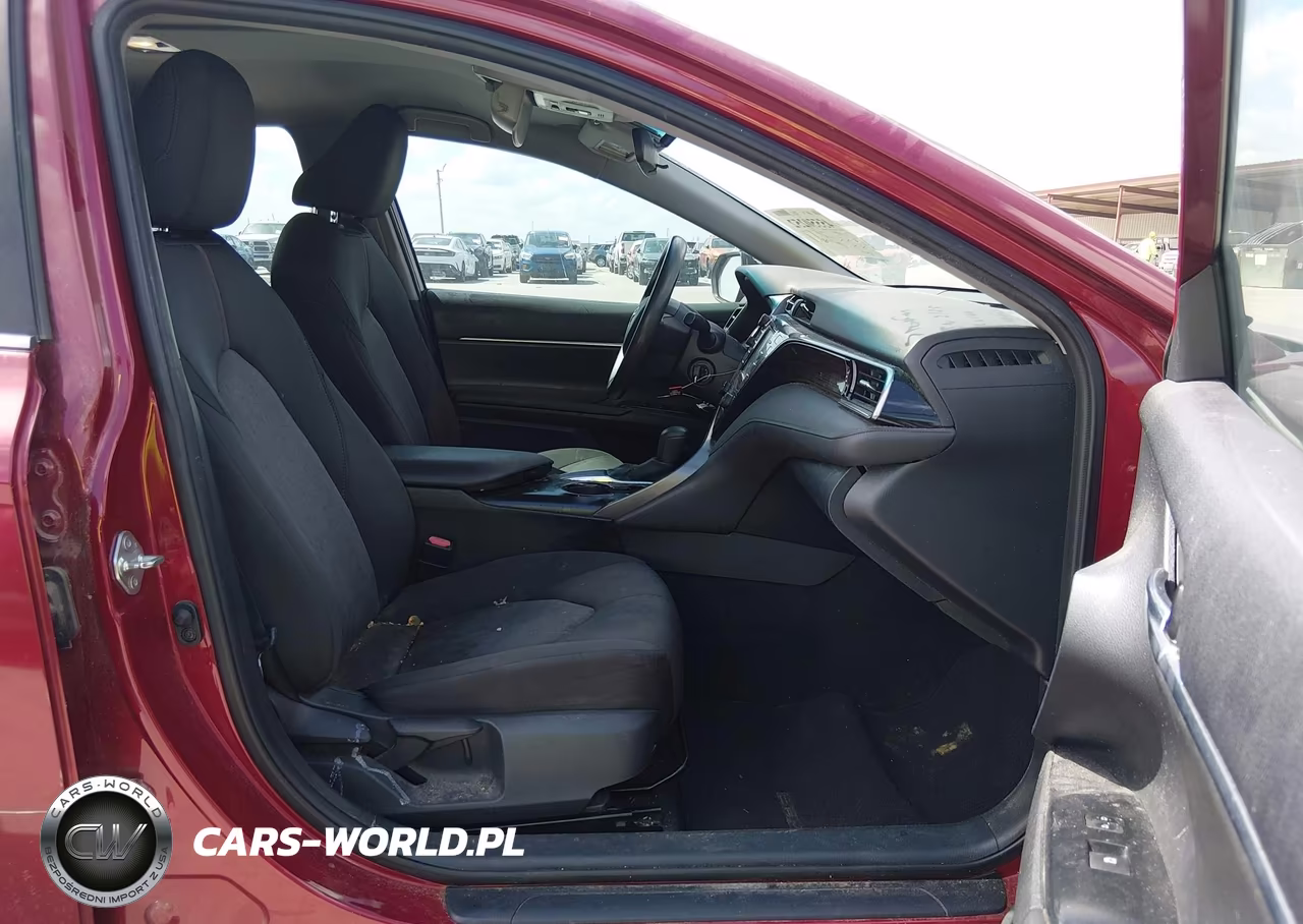 2020 Toyota Camry Le VIN:4T1C11AK9LU392663 - 5