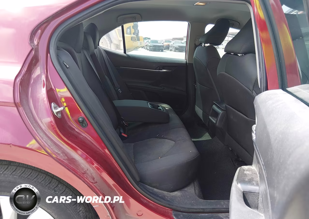 2020 Toyota Camry Le VIN:4T1C11AK9LU392663 - 8