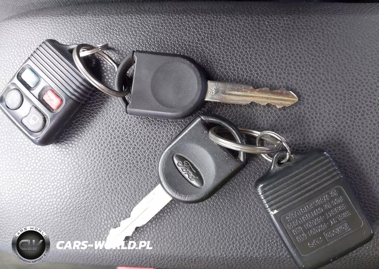 2010 Ford Focus Ses VIN:1FAHP3GNXAW165060 - 11