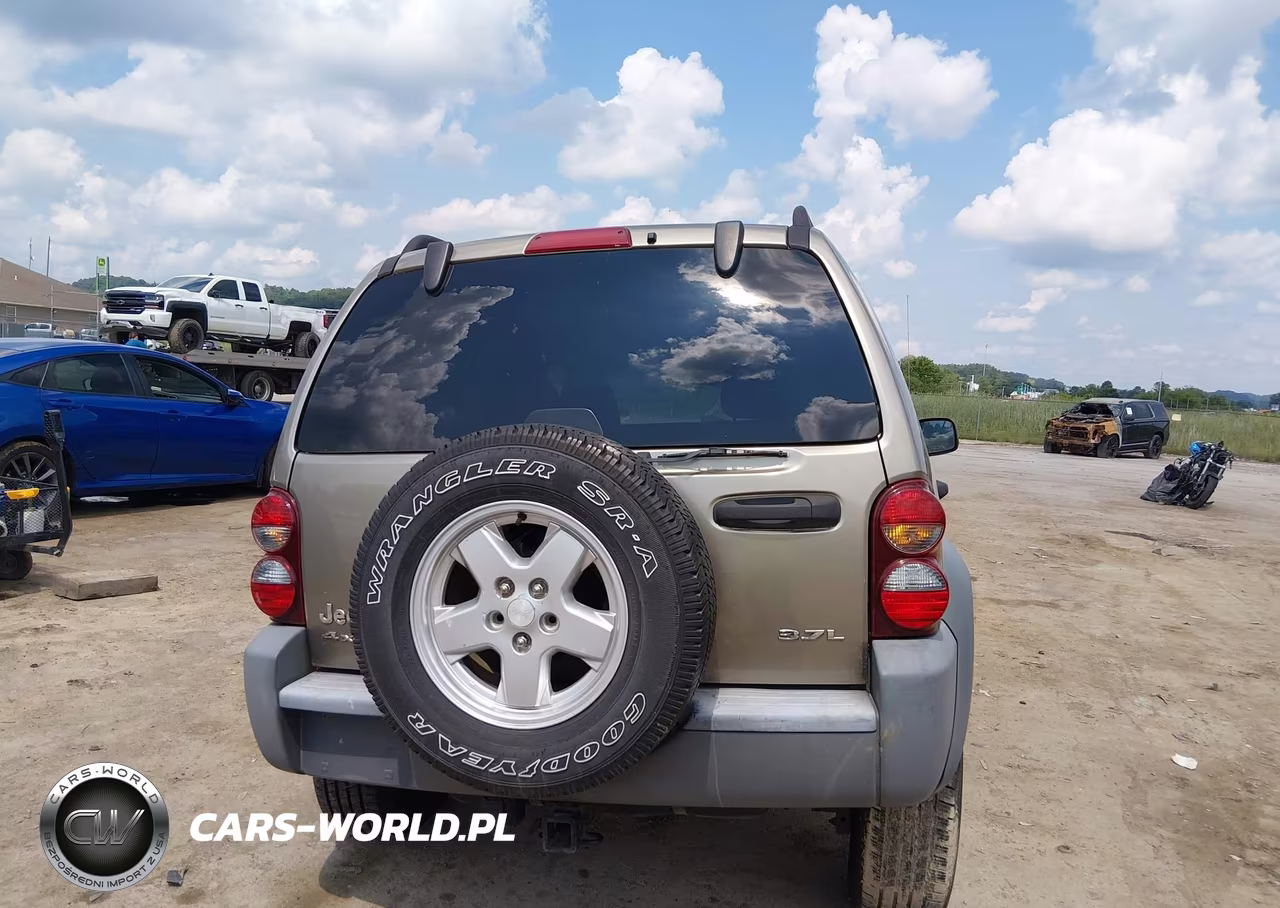 2005 Jeep Liberty Sport VIN:1J4GL48K35W698430 - 17
