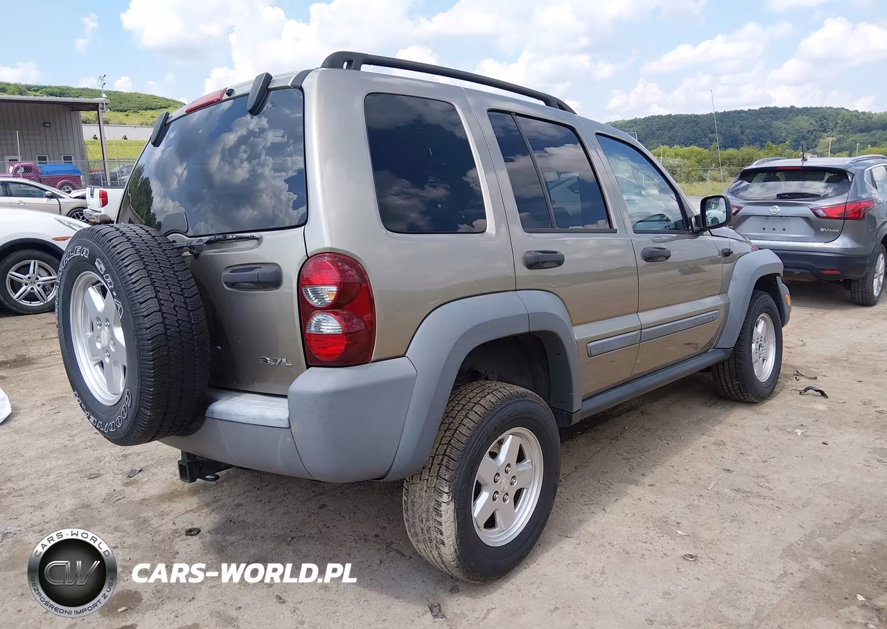 2005 Jeep Liberty Sport VIN:1J4GL48K35W698430 - 4